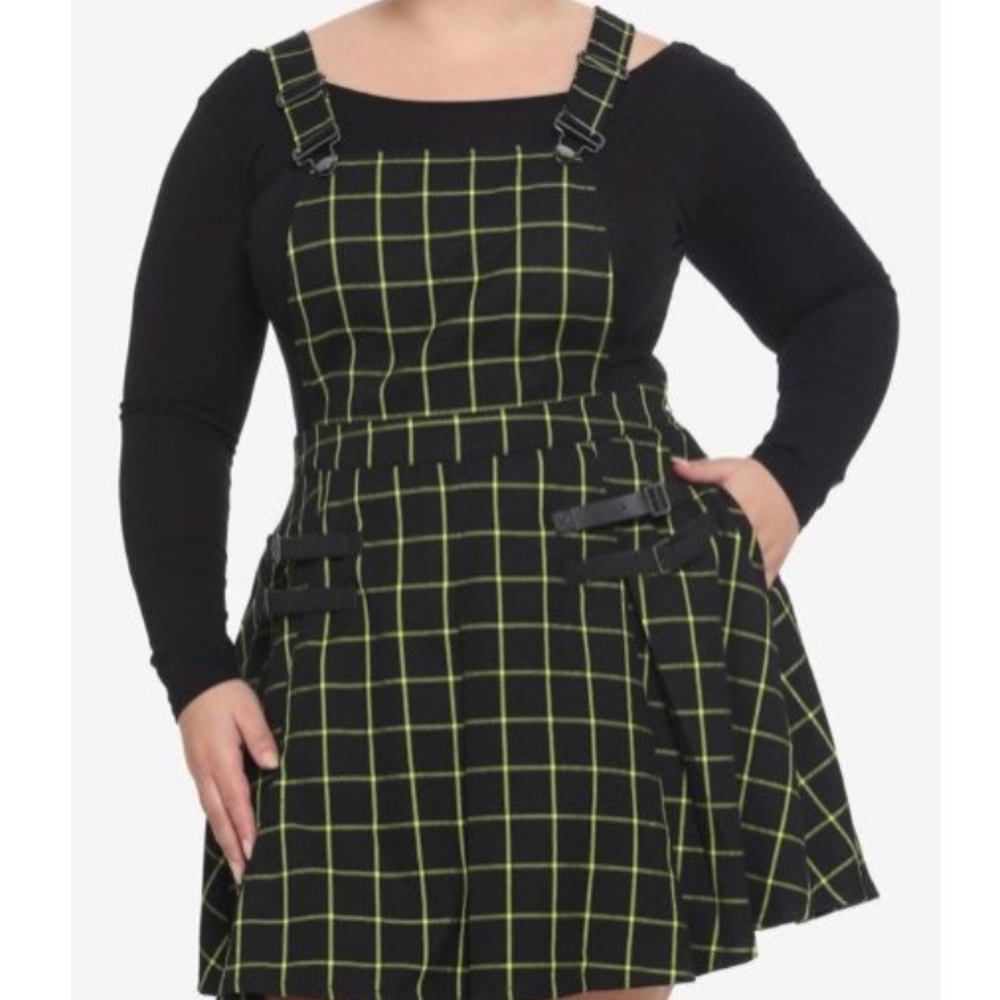 Hot topic skirtall new